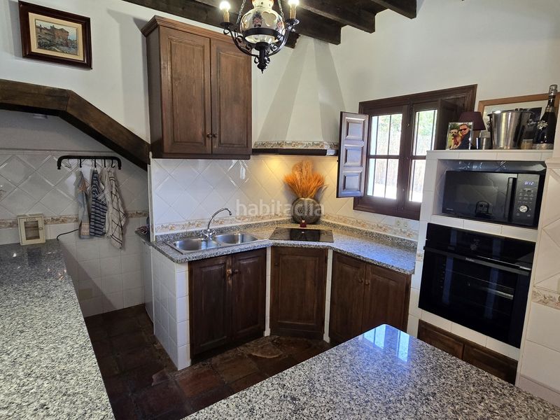 Foto 0d2b2609-529f-40bd-9c32-d8db4e456504. Casa amb aparcament piscina a Alcaucín