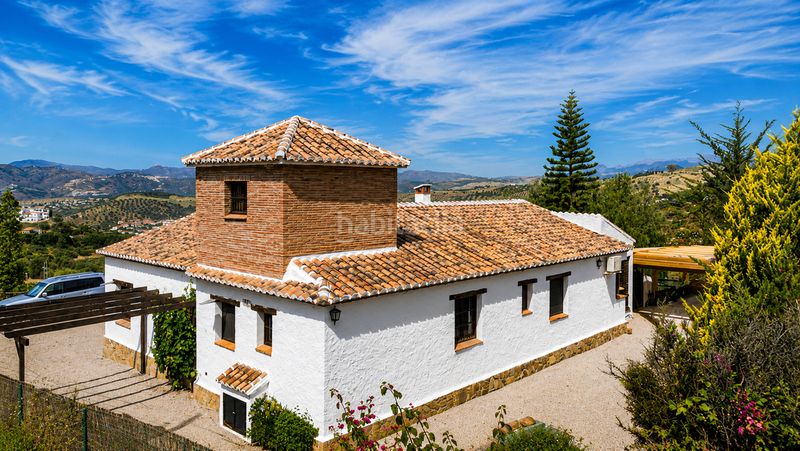 Foto 4a1fa8bc-7808-414c-91c1-c96364f63f75. Casa amb aparcament piscina a Alcaucín
