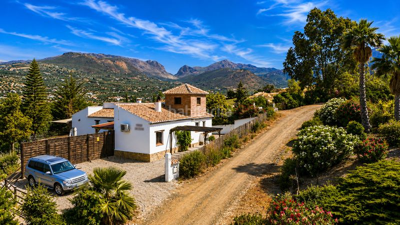 Foto c133ba8c-5d60-44a5-b15b-2f995d01c297. Casa amb aparcament piscina a Alcaucín