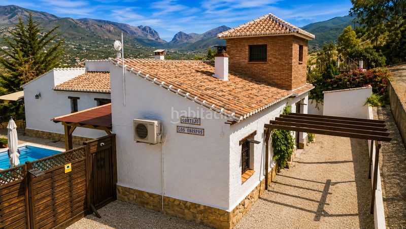 Foto c21d5632-a1dc-4911-8ae5-04e017d7e586. Casa amb aparcament piscina a Alcaucín