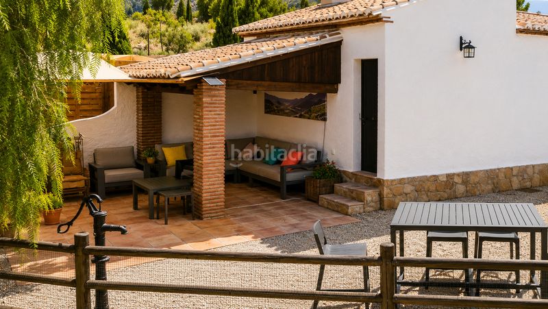 Foto fc18329b-a0a9-4f96-8f39-cbb2c3b7fa96. Casa amb aparcament piscina a Alcaucín