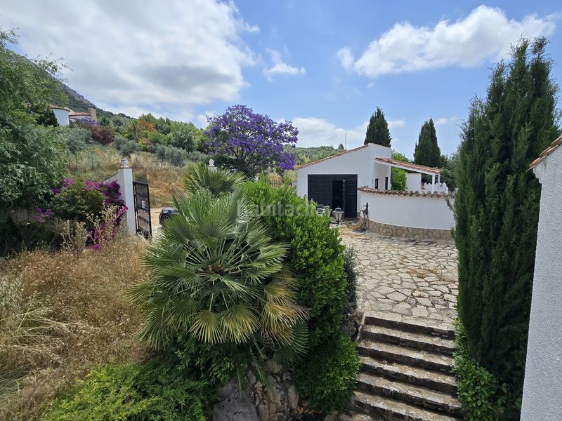 Foto 08c049e0-a89a-46ed-a8f6-948c27da8281. Casa amb piscina a Periana