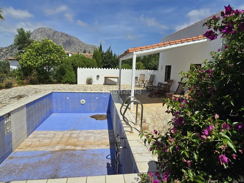 Foto 7e19cfe2-1aa9-40bf-b4a7-ece59b90880c. Casa amb piscina a Periana