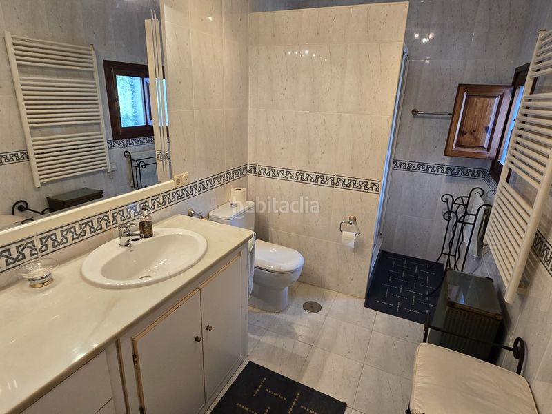 Foto cbcb8dda-3658-4612-9073-fffd79a7c8bc. Casa amb piscina a Periana