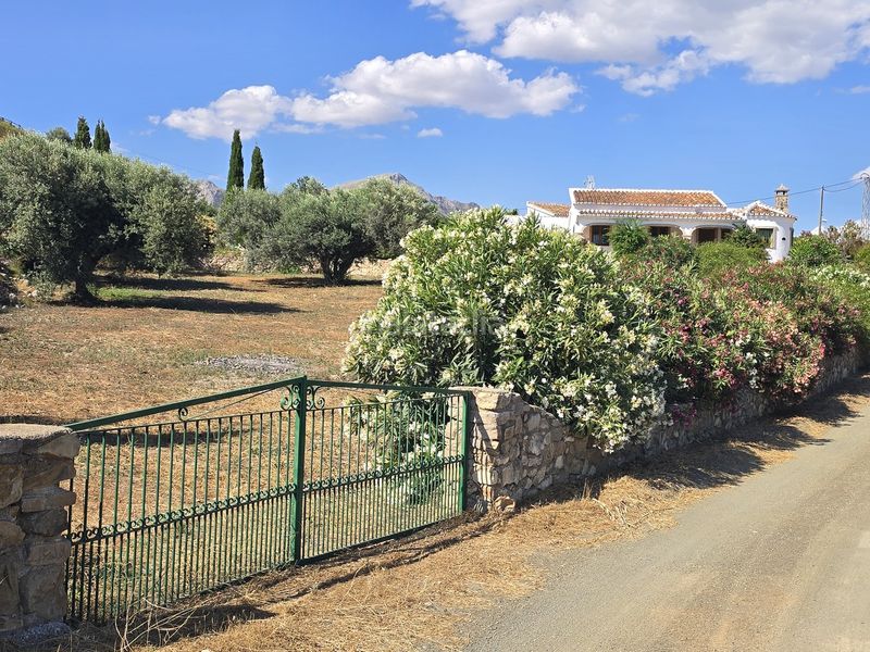Foto 04d21873-2254-4304-8c30-5302705d2417. Casa amb aparcament piscina a Alcaucín