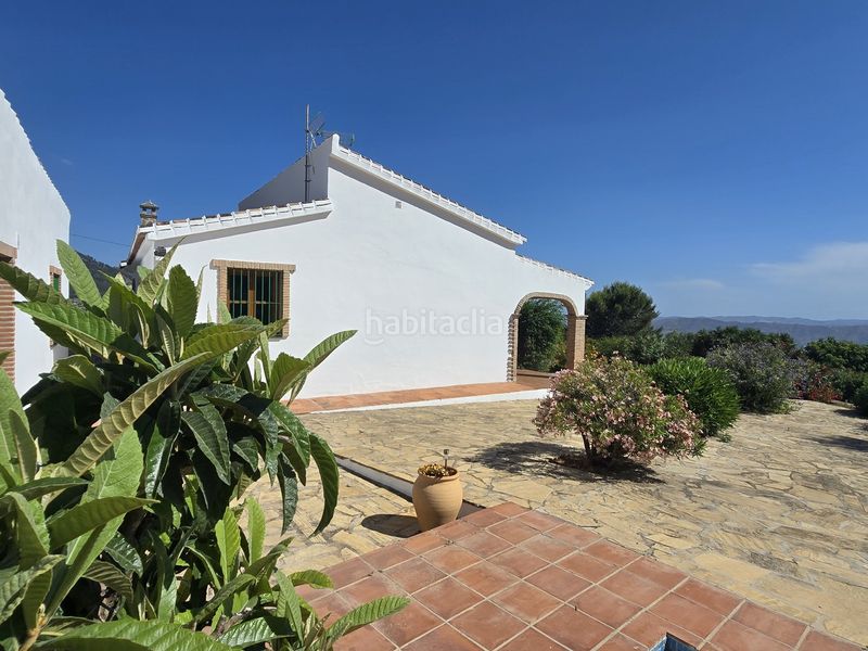 Foto 346c4829-e03d-4957-aa89-19e8d34e6f39. Casa amb aparcament piscina a Alcaucín
