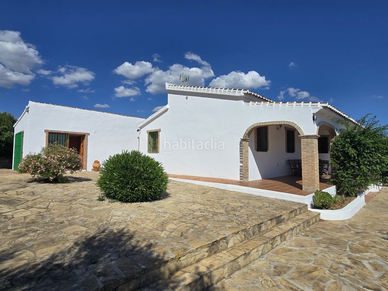 Foto df5e848d-a69f-474a-a82c-8e537e71adae. Casa amb aparcament piscina a Alcaucín