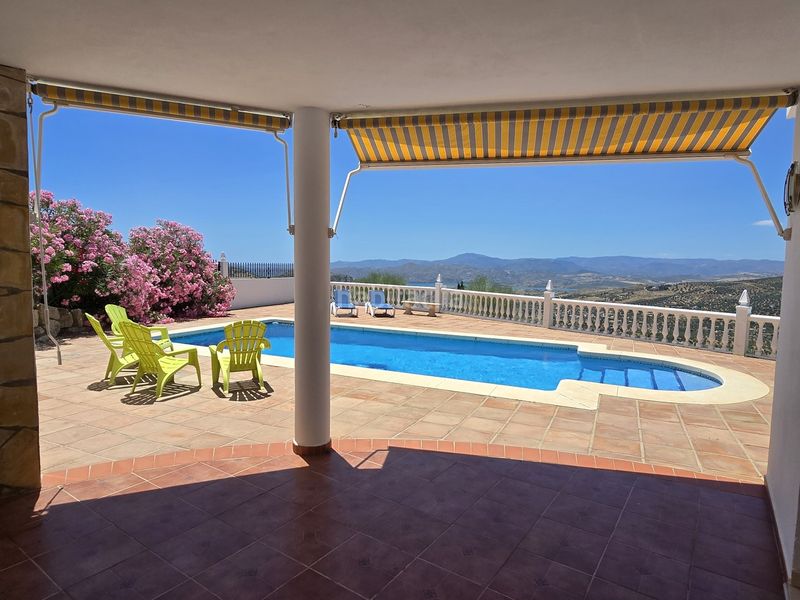 Foto 54295792-66b4-49b5-962b-540711317fa4. Casa amb piscina a Alcaucín