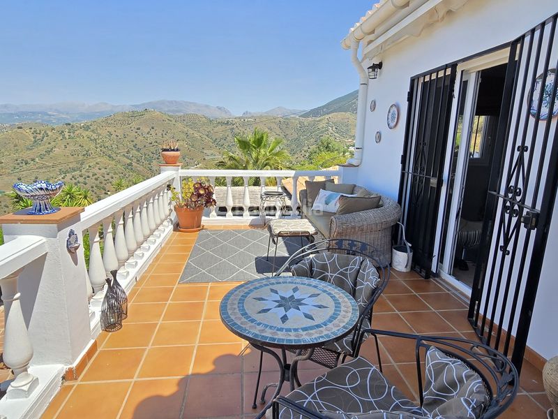 Foto 1505b6d2-60a9-4e78-845c-96c799bfd580. Casa en Canillas de Aceituno