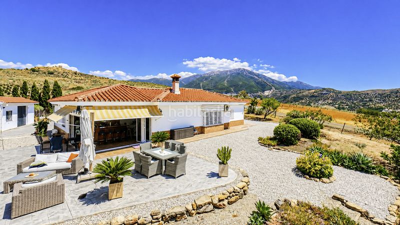 Foto 0dabc22a-0a7a-4e43-af16-ab56c9c48f39. Casa amb aparcament a Alcaucín