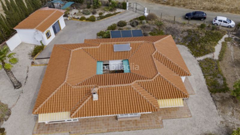 Foto 5a97ab3c-db6e-4bce-ab40-35e8f2e299f4. Casa amb aparcament a Alcaucín