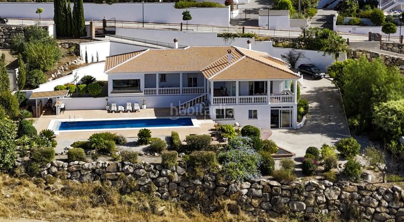 Foto 8a3a3db0-aa8d-45fb-932a-16ba944e0710. Casa amb piscina a Periana