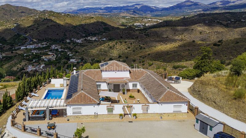Foto f04222b8-a05c-47ca-8ffb-782431315e9f. Casa amb aparcament piscina a Canillas de Aceituno