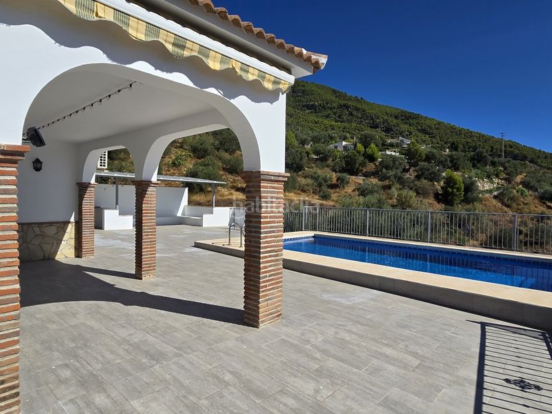 Foto 70f3656d-e52b-4597-843e-fef829a4fb3f. Casa amb aparcament piscina a Alcaucín