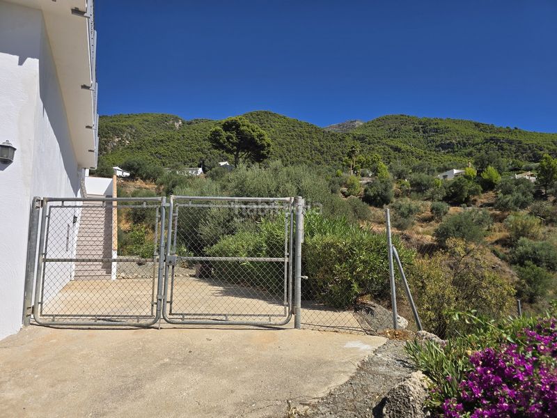 Foto a02b4ec8-e415-4b85-b39d-c0533e1d5fd3. Casa amb aparcament piscina a Alcaucín