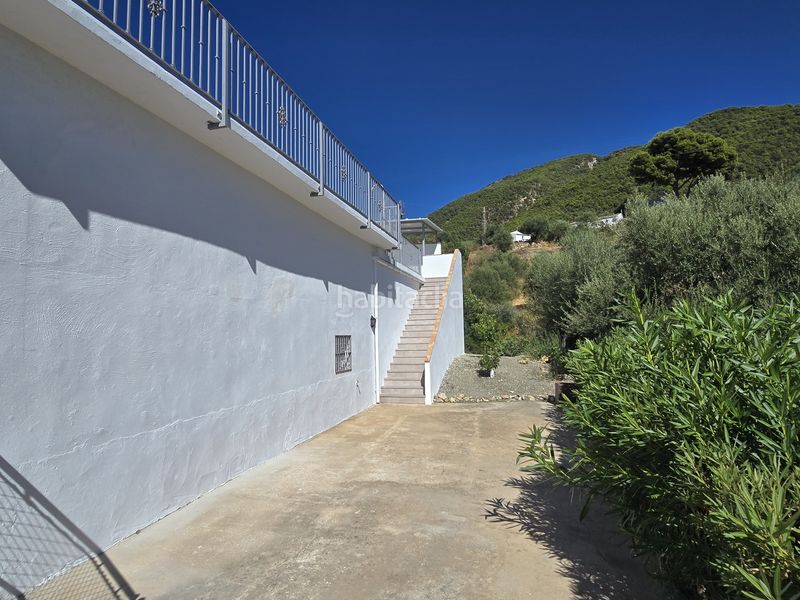 Foto a49f8d0c-30f8-4155-acdd-41e3b6cb6bc2. Casa amb aparcament piscina a Alcaucín