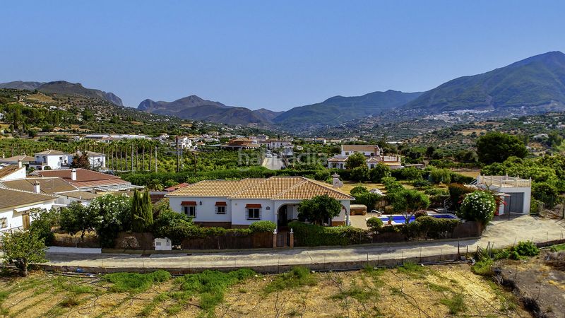 Foto 419deca4-7b6d-4fa4-8da0-95c5a59f0791. Casa amb aparcament piscina a Alcaucín
