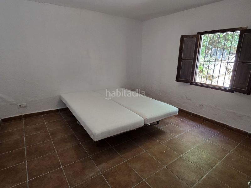 Foto 53ff8ae8-11d3-42ef-898d-c7fe2b321863. Casa amb piscina a Periana