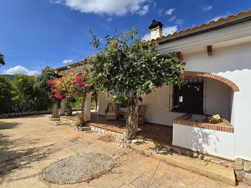 Foto bfb7e271-9bf4-4e21-b2dd-90326963549a. Casa amb piscina a Periana