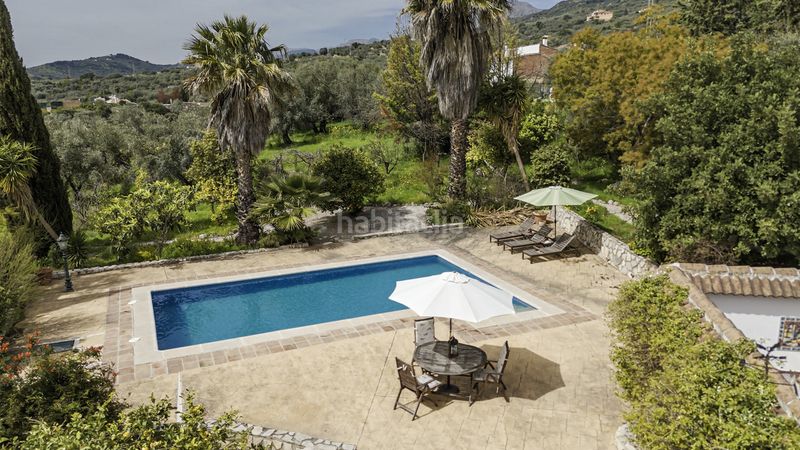 Foto ca3f74e3-066b-43a3-ae69-d9503b71c12a. Casa amb piscina a Periana