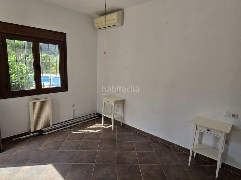 Foto dac15cb5-025c-4e6b-8c5f-b41a026d7de5. Casa amb piscina a Periana