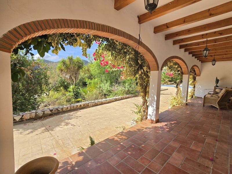 Foto f0d5e3e4-1efb-4b77-9eb6-aa21a09897cf. Casa amb piscina a Periana