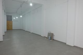 Lloguer Local Comercial  Calle cardenal benlloch. Local comercial muy amplio situado en la calle cardenal benlloch