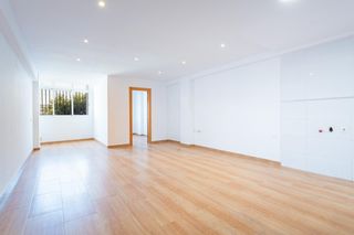 Etagenwohnung  Avenida paz. Amplio y luminoso piso en mislata con dos terrazas