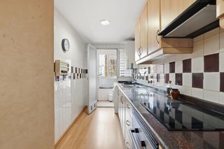 Appartamento  Calle paco pierra. Amplio y luminoso piso de 4 habitaciones en en corts, valencia