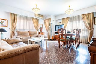 Pis  Avenida vicente blasco ibañez. Excelente piso en mislata de 3 habitaciones con plaza de garaje