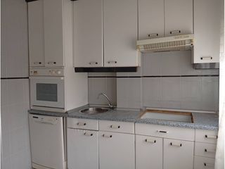 Pis  Obispo estenaga. Piso en venta en centro13002