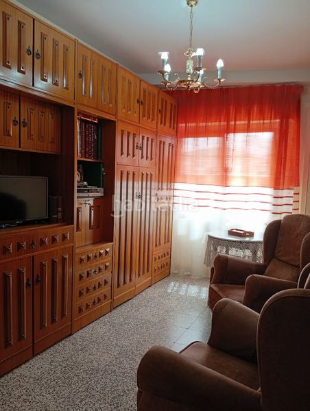Foto dcd9cce1-ceca-4107-8165-8db79694954c. Piso en calle postas 21 en La Moreria Ciudad Real