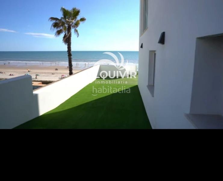 Foto ce269f89-b89a-422a-8b0d-c7ea5f2df149. Maison jumelée avec parking dans Centro - Torre de la Higuera Almonte