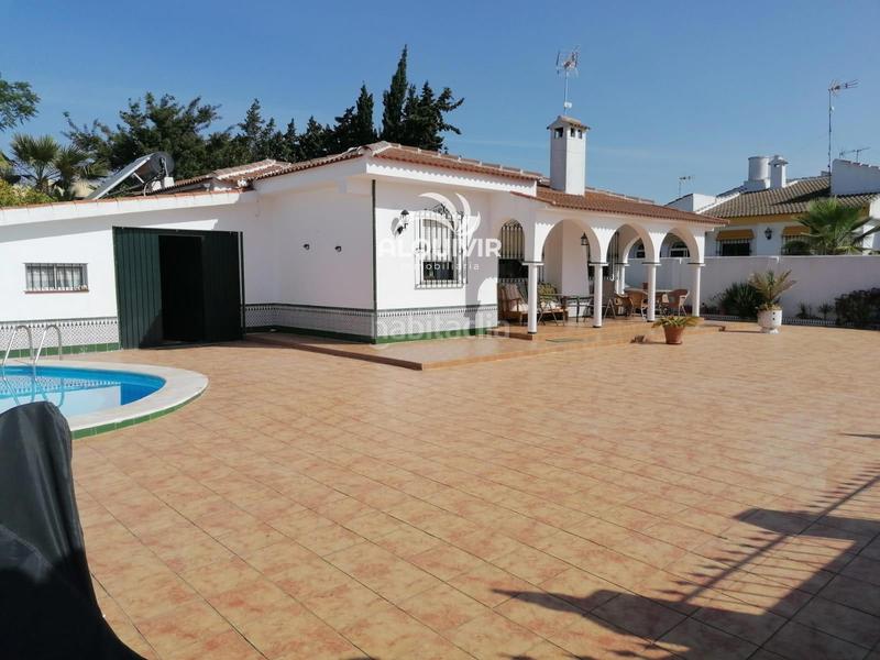 Foto 82bb49e2-7396-4431-9aae-cd7e66c18945. Chalet mit parking pool in Centro - Torre de la Higuera Almonte