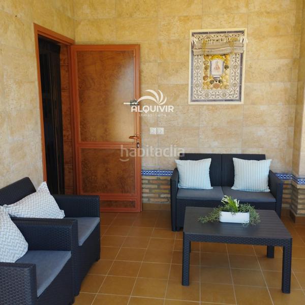 Foto 08850926-abe0-4305-93ab-96ffd07121a5. Casa aparellada amb aparcament a Centro - Torre de la Higuera Almonte