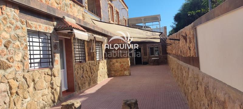 Foto 3c53f6ec-0800-4427-a541-98a859b9ccd4. Casa aparellada amb aparcament a Centro - Torre de la Higuera Almonte
