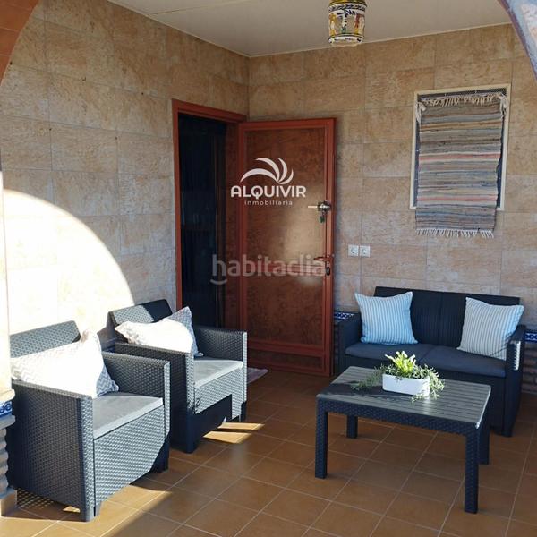 Foto 6c19d5e7-2287-46eb-abea-fbf654819b51. Casa aparellada amb aparcament a Centro - Torre de la Higuera Almonte