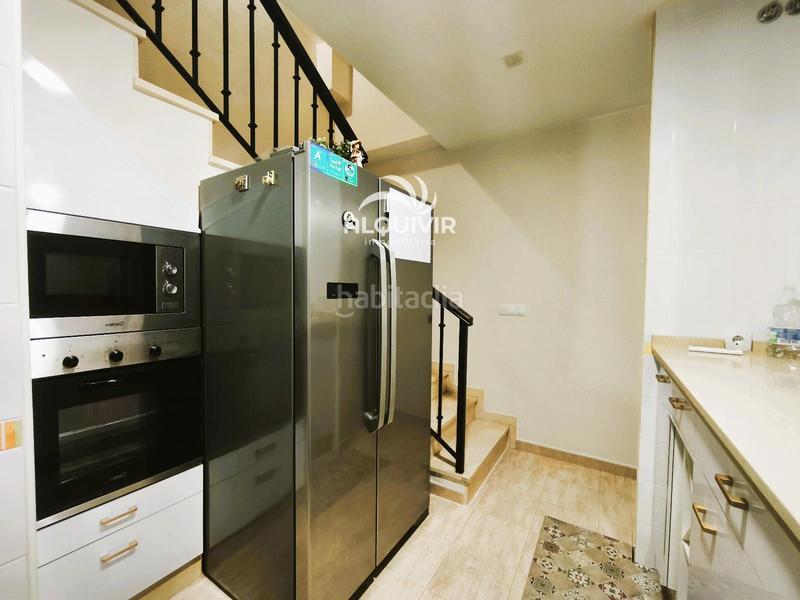 Foto b156e265-a6ee-4a56-b673-f896354265a0. Casa adossada amb aparcament a Almonte Almonte