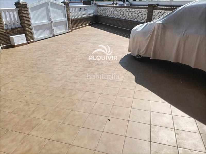 Foto b53ec950-8e96-4e5a-b943-05f5d3df2299. Casa adossada amb aparcament a Coto Almonte
