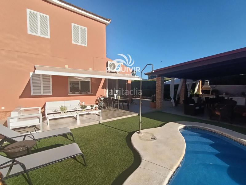 Foto f1c1cb40-799c-4702-b56e-8c4fa3eb2358. Casa aparellada amb aparcament piscina a Centro - Torre de la Higuera Almonte