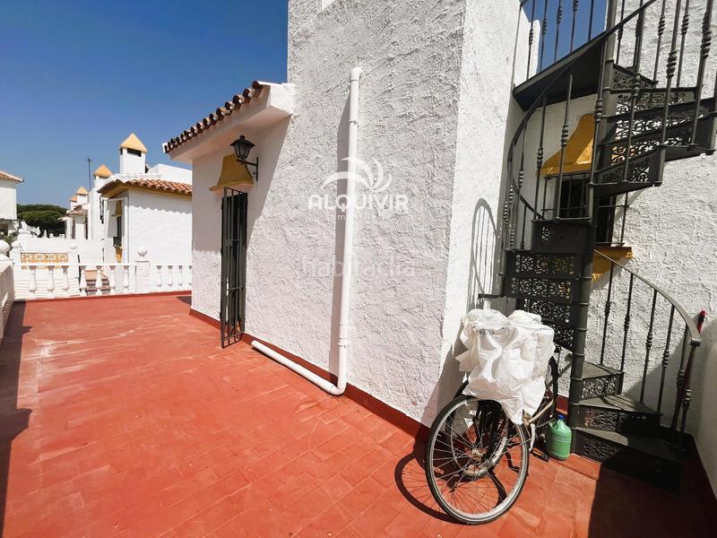 Foto 81ecfe90-aef0-4ba6-8c94-0210b7976ba6. Casa adosada chalet adosado, en venta en matalascañas. en urbanización privada con piscina comunitaria, zona Caño Guerrero. en Almonte