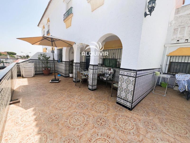 Foto d43f2d77-fa76-4696-ad27-c1094eae24ca. Casa adosada chalet adosado, en venta en matalascañas. en urbanización privada con piscina comunitaria, zona Caño Guerrero. en Almonte