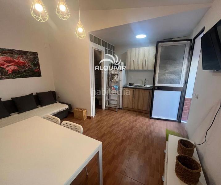 Foto 1564f2b9-0bc7-4224-82fc-68000e30f10c. Casa aparellada amb aparcament a Centro - Torre de la Higuera Almonte