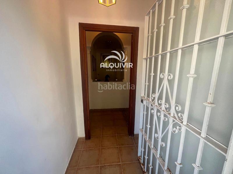 Foto db0ac890-00bc-4461-a2f6-c585fe424bf1. Casa aparellada amb aparcament a Centro - Torre de la Higuera Almonte