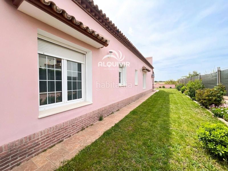 Foto 1c2e9a73-d92d-46b1-854c-f34bd8cc3481. Casa aparellada amb aparcament a Golf - Torre Almenara Almonte