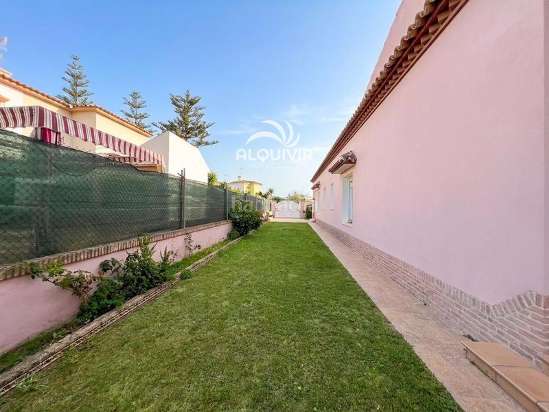 Foto 83175583-f921-4f80-95f2-7206cbd0996a. Casa aparellada amb aparcament a Golf - Torre Almenara Almonte