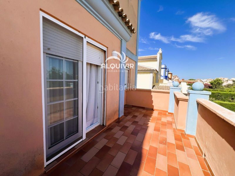 Foto edafa1ab-4cb3-4086-93a5-3e95dd36519e. Casa pareada magnifica casa en venta, en matalascañas. urbanización privada, villas de golf en Almonte