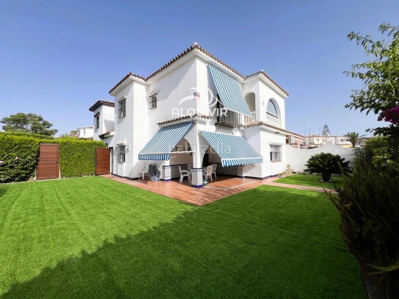 Foto 07c25534-ca7c-4811-83ee-dd283db5d815. Casa aparellada amb aparcament a Golf - Torre Almenara Almonte