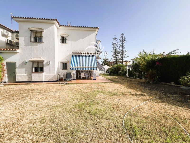 Foto 26c1500d-0065-4e77-8ec3-543c1d694dfc. Casa aparellada amb aparcament a Golf - Torre Almenara Almonte
