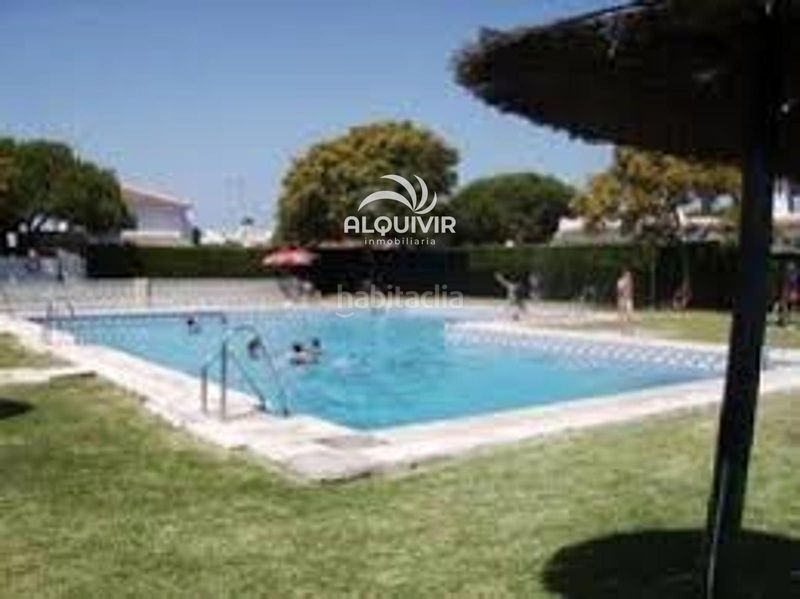 Foto 90fa57a3-0f85-49b2-8625-bb44295e0c0e. Casa adossada amb aparcament piscina a Caño Guerrero Almonte